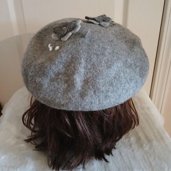 Gelso Bianco 100% wool gray beret flower rhinestone made in Italy Old Money Lux main image 5